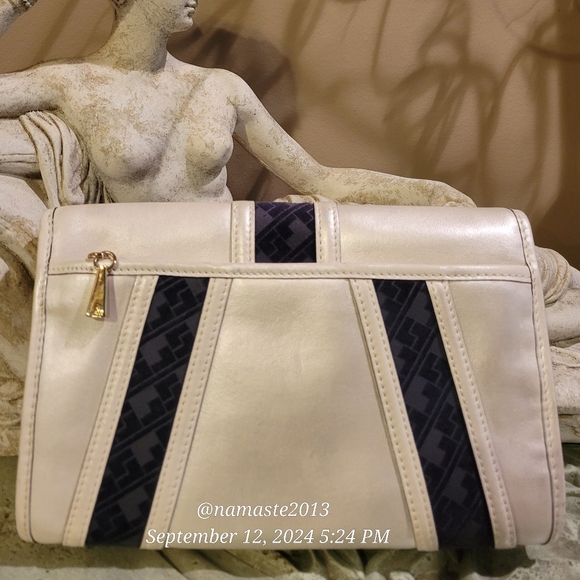 L.A.M.B. by Gwen Stefani Frosted Pearl Clutch Leather Designer Celebrity #44 - Picture 8 of 17